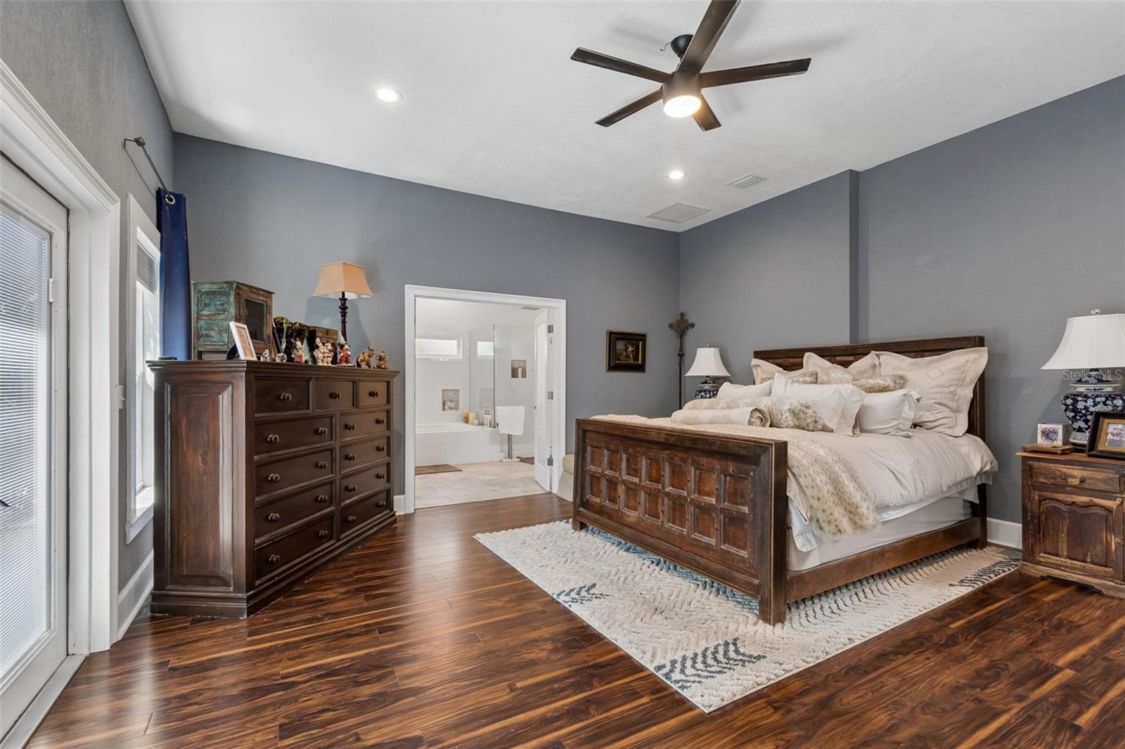 1024 16TH AVE N, ST PETERSBURG, FL, 33704