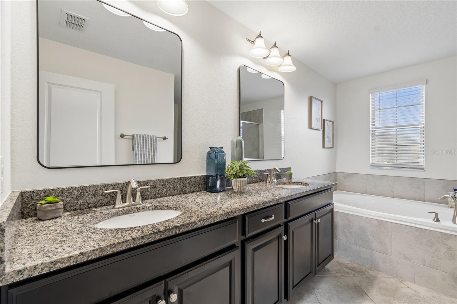 Owners' ensuite bathroom