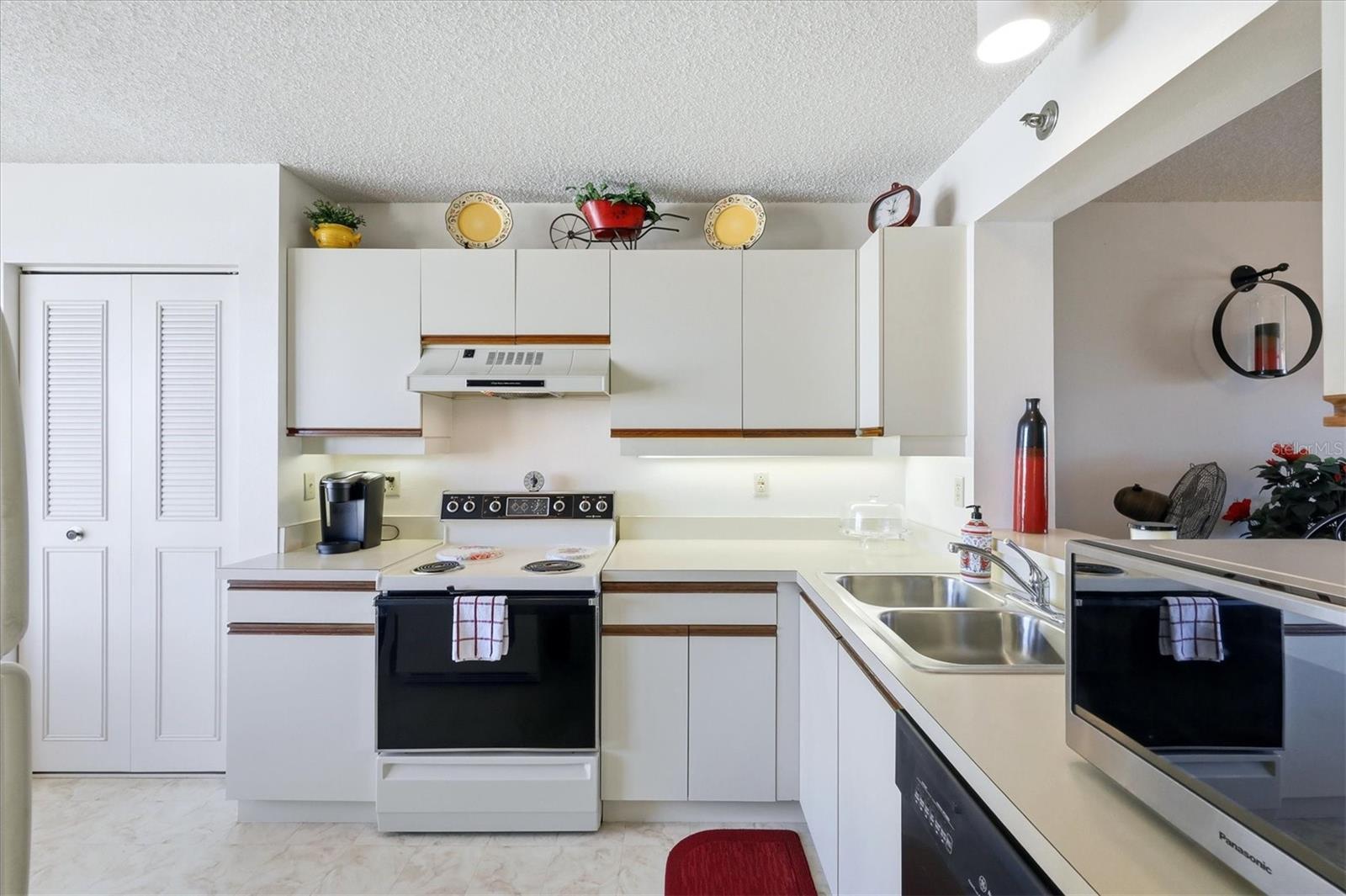 4460 FAIRWAYS BLVD. #302, BRADENTON, FL, 34209