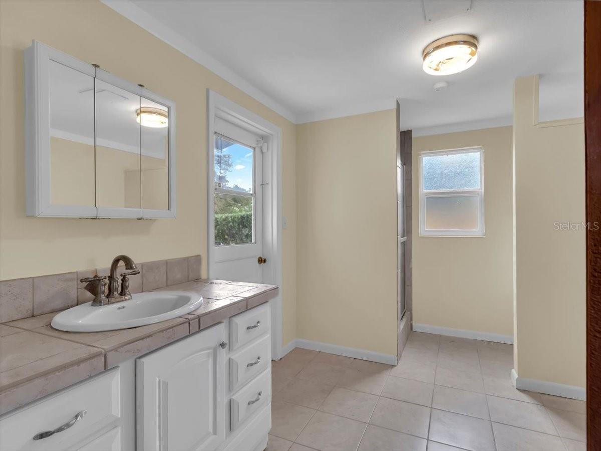 2nd Bathroom