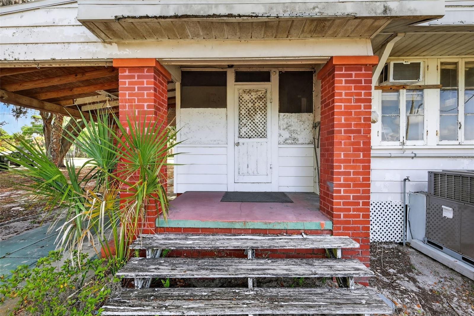 272 S CENTRAL/SR19S AVE, UMATILLA, FL, 32784