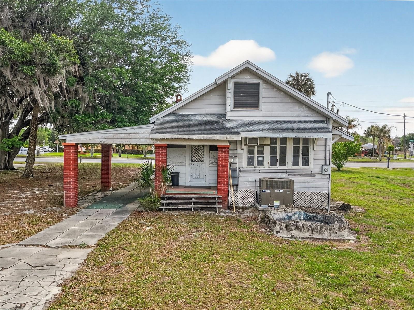 272 S CENTRAL/SR19S AVE, UMATILLA, FL, 32784