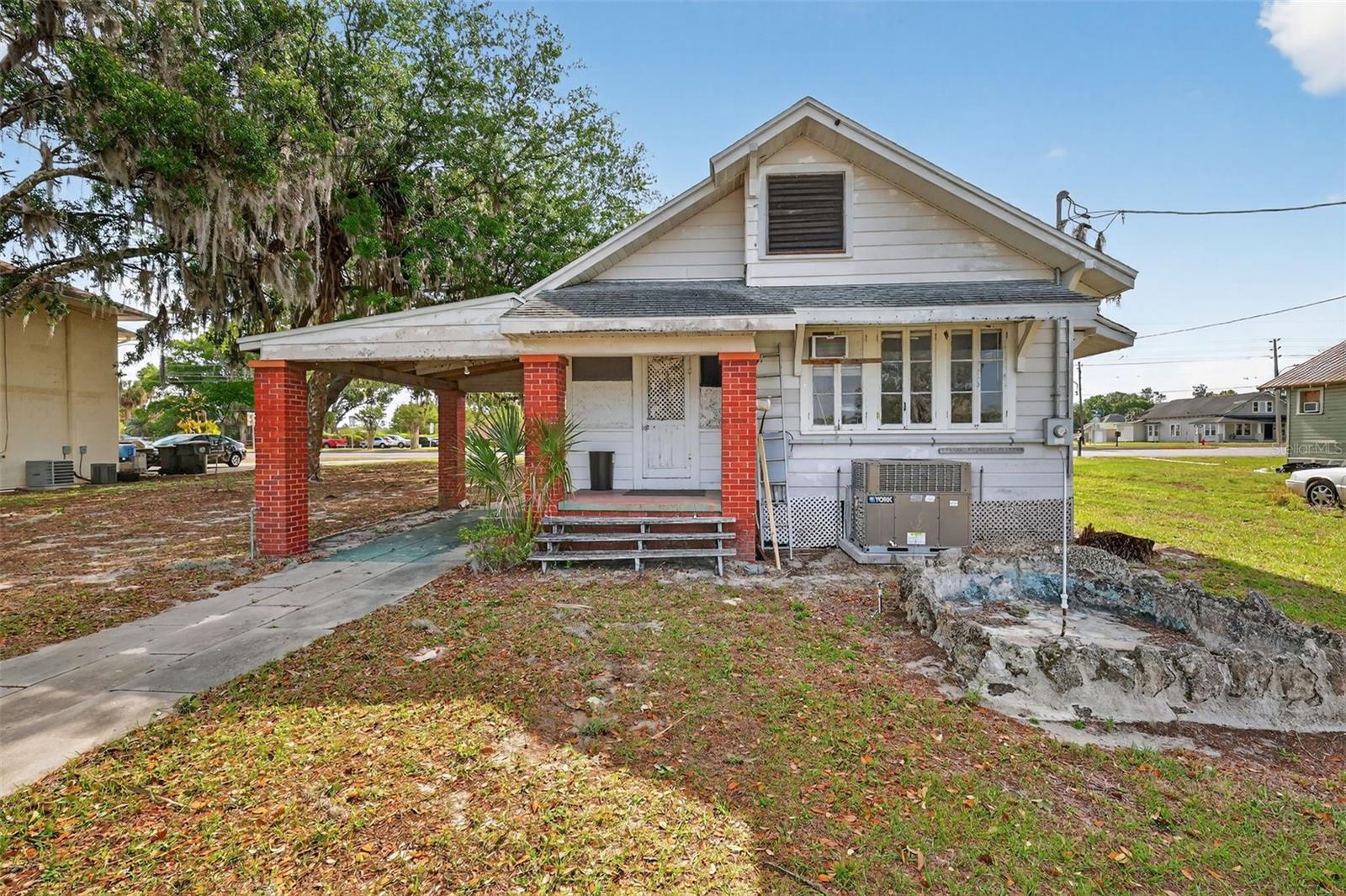 272 S CENTRAL/SR19S AVE, UMATILLA, FL, 32784