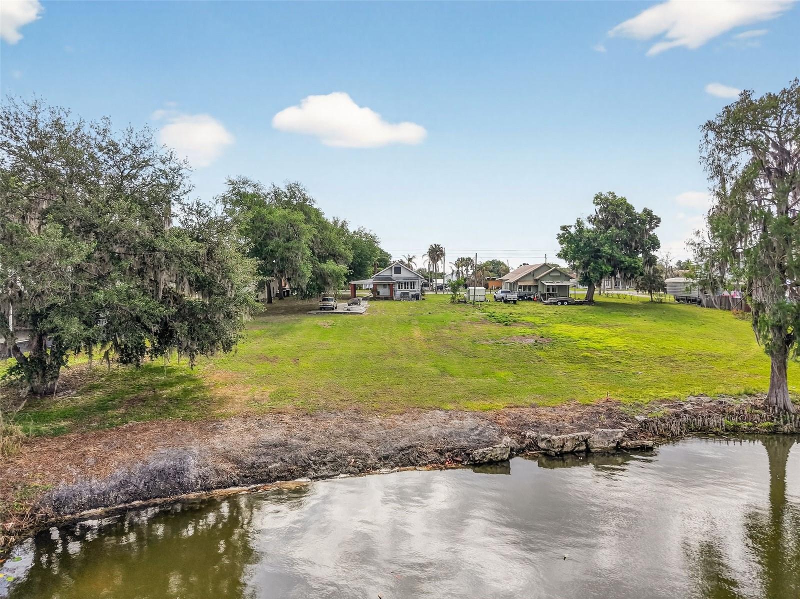 272 S CENTRAL/SR19S AVE, UMATILLA, FL, 32784