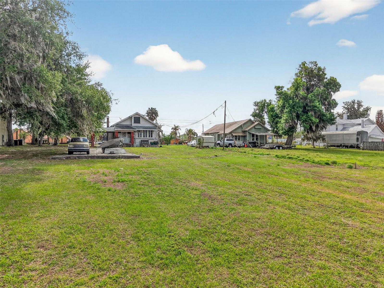 272 S CENTRAL/SR19S AVE, UMATILLA, FL, 32784