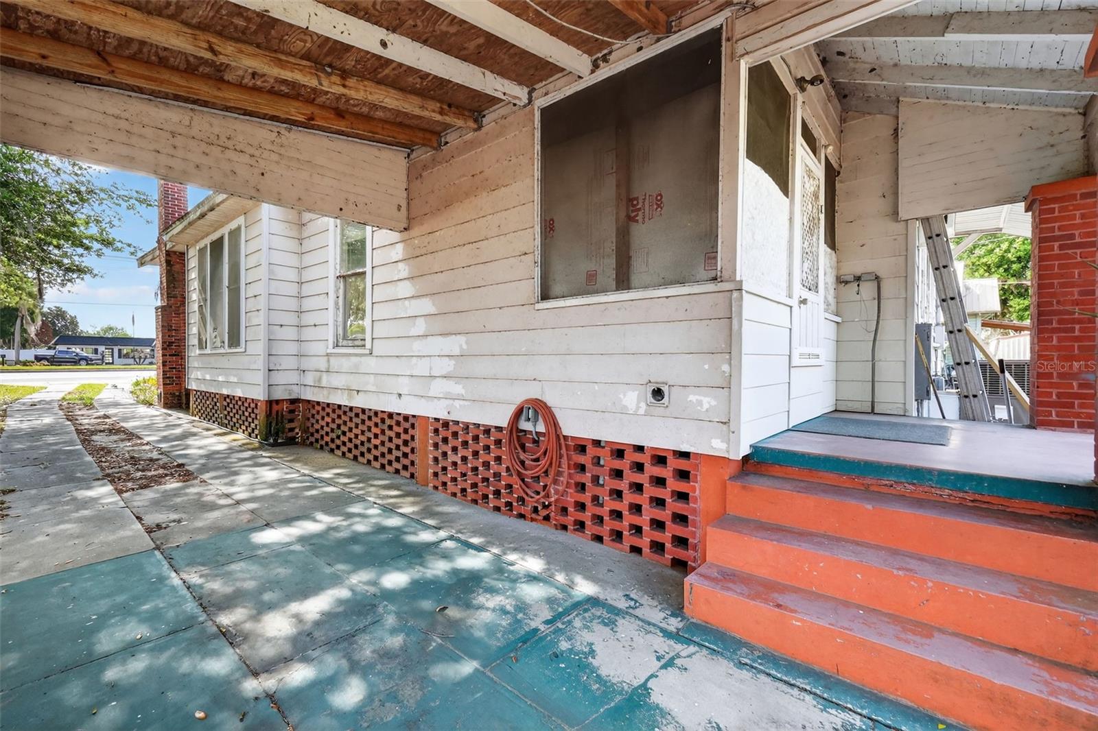 272 S CENTRAL/SR19S AVE, UMATILLA, FL, 32784