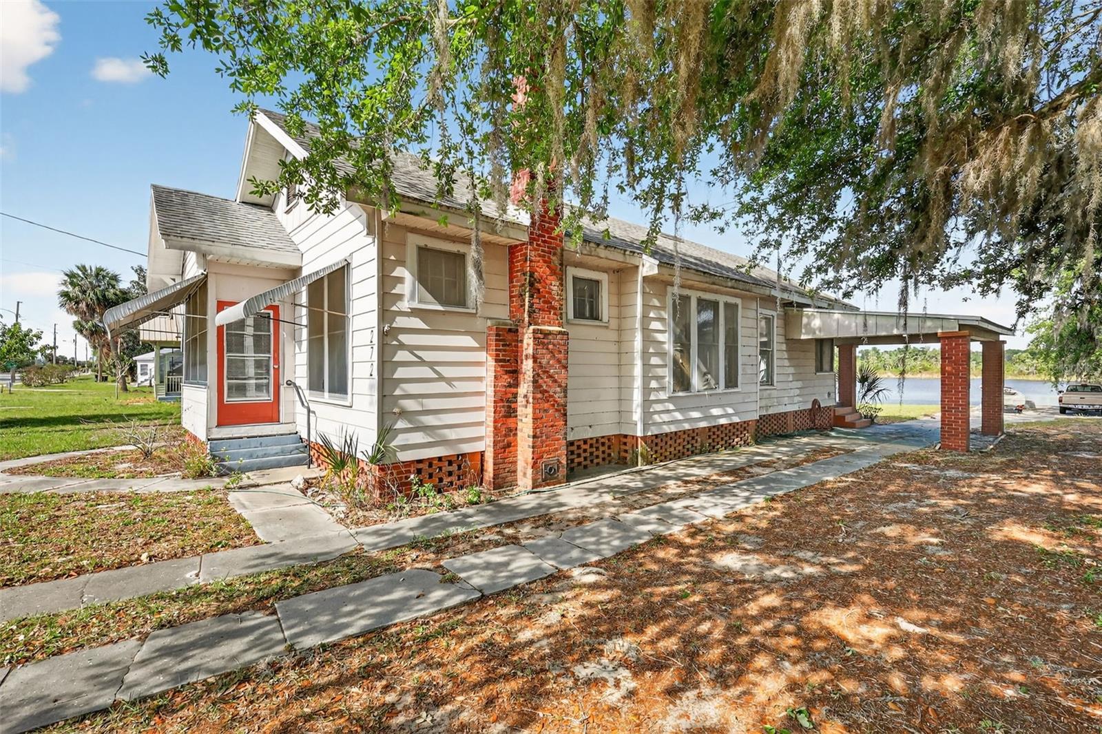 272 S CENTRAL/SR19S AVE, UMATILLA, FL, 32784
