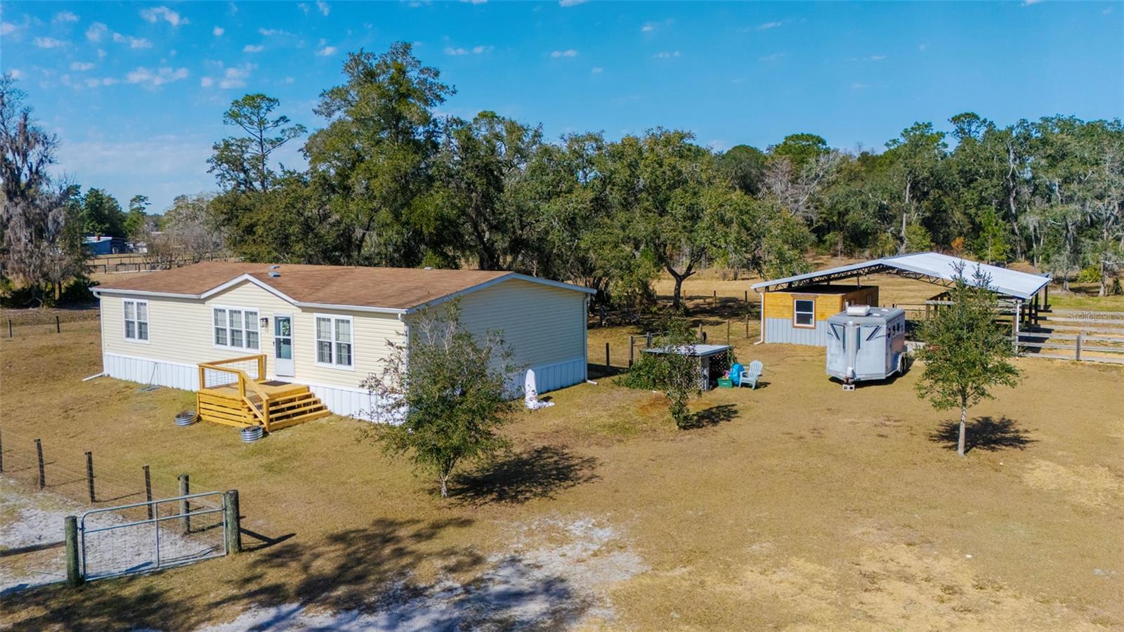 2100 E KICKLIGHTER RD, LAKE HELEN, FL, 32744