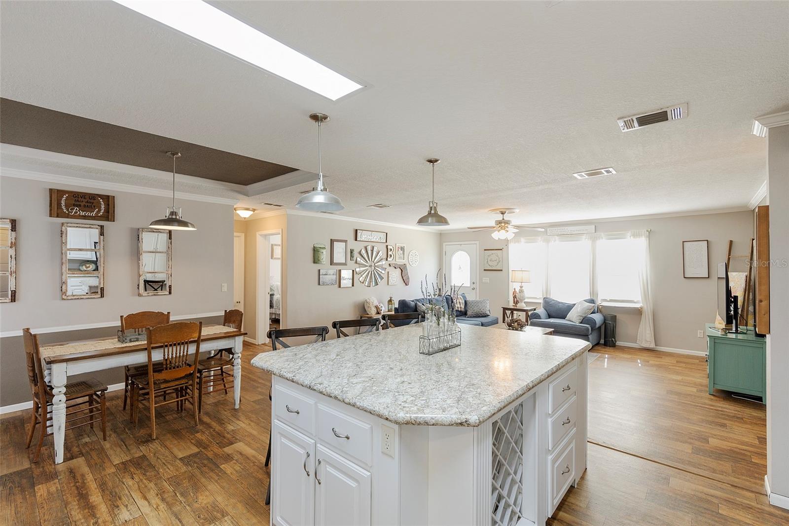 2100 E KICKLIGHTER RD, LAKE HELEN, FL, 32744