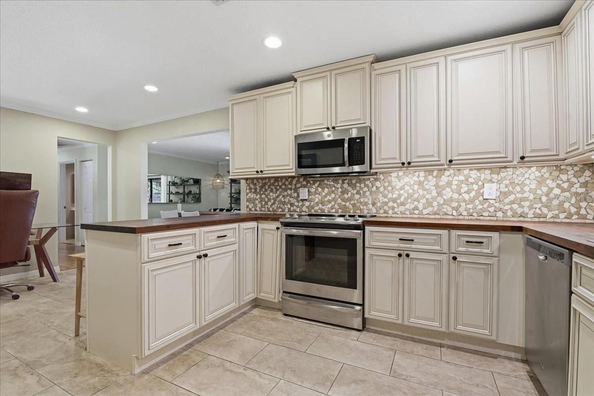 1467 GEORGETOWNE DR, SARASOTA, FL, 34232