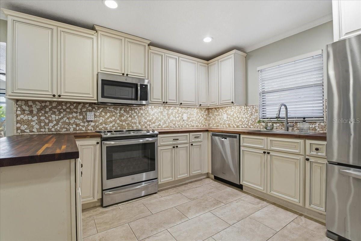 1467 GEORGETOWNE DR, SARASOTA, FL, 34232