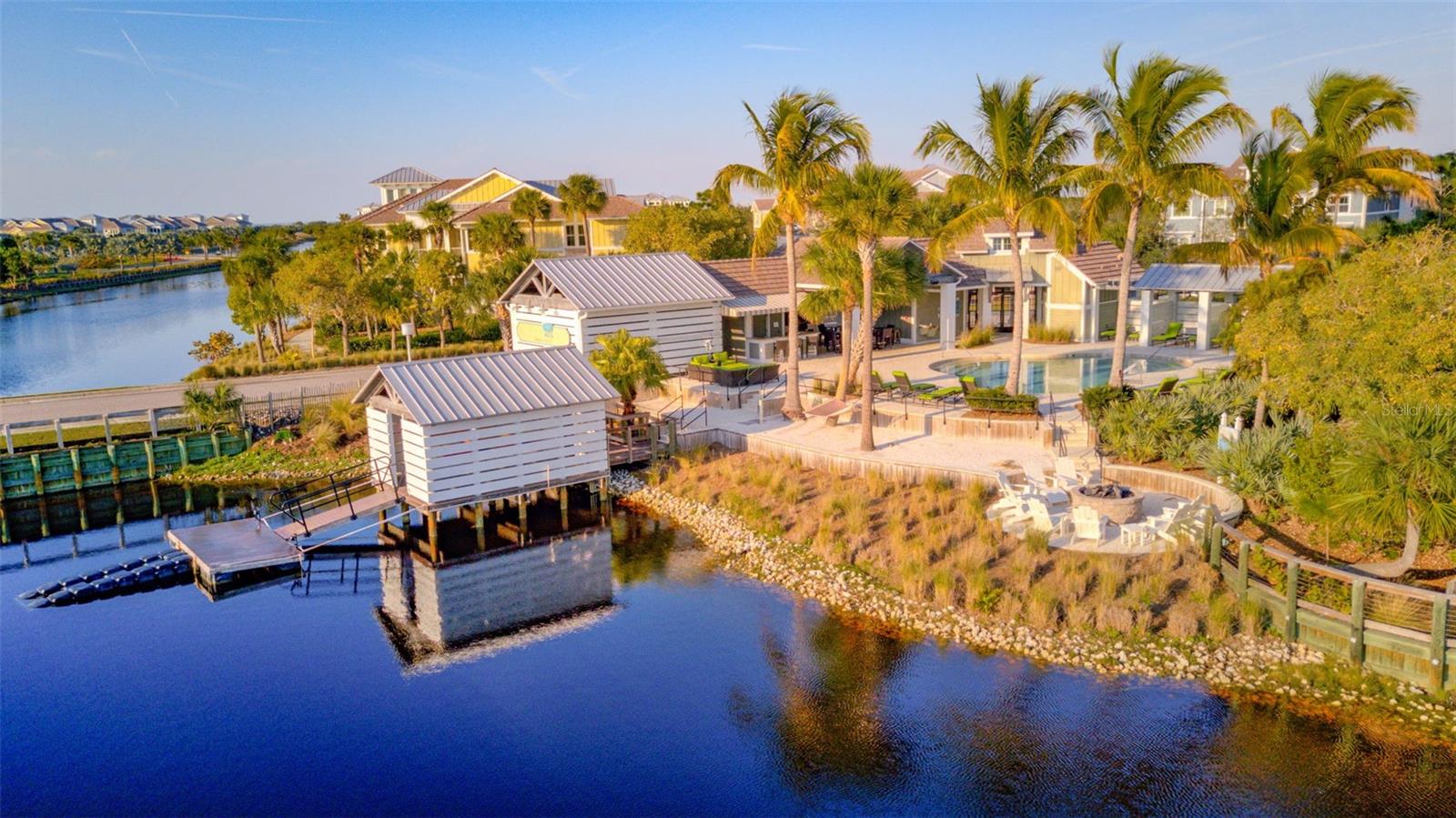 289 SAPPHIRE LAKE DR #202, BRADENTON, FL, 34209
