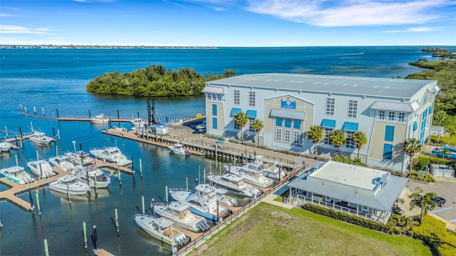 289 SAPPHIRE LAKE DR #202, BRADENTON, FL, 34209