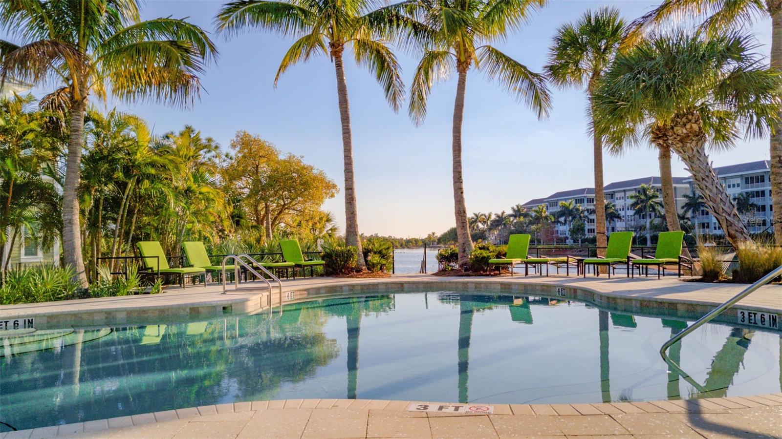 289 SAPPHIRE LAKE DR #202, BRADENTON, FL, 34209