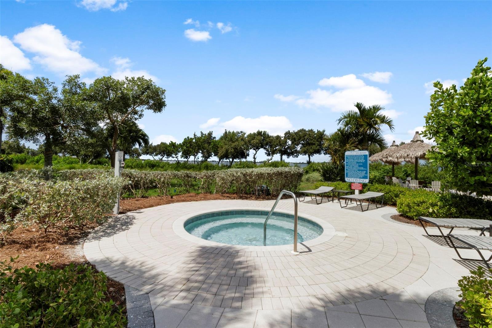 289 SAPPHIRE LAKE DR #202, BRADENTON, FL, 34209