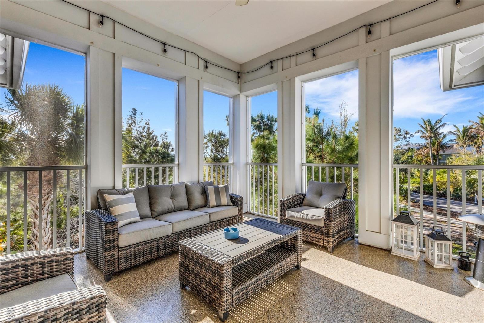 289 SAPPHIRE LAKE DR #202, BRADENTON, FL, 34209