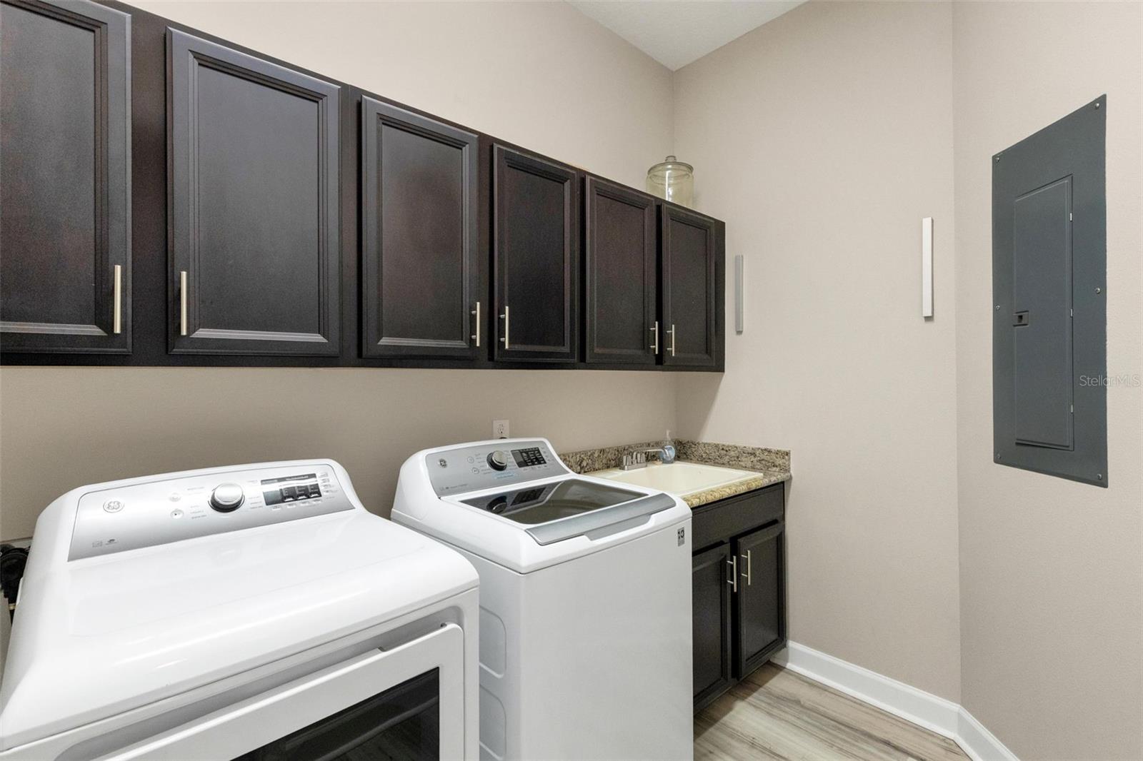 289 SAPPHIRE LAKE DR #202, BRADENTON, FL, 34209