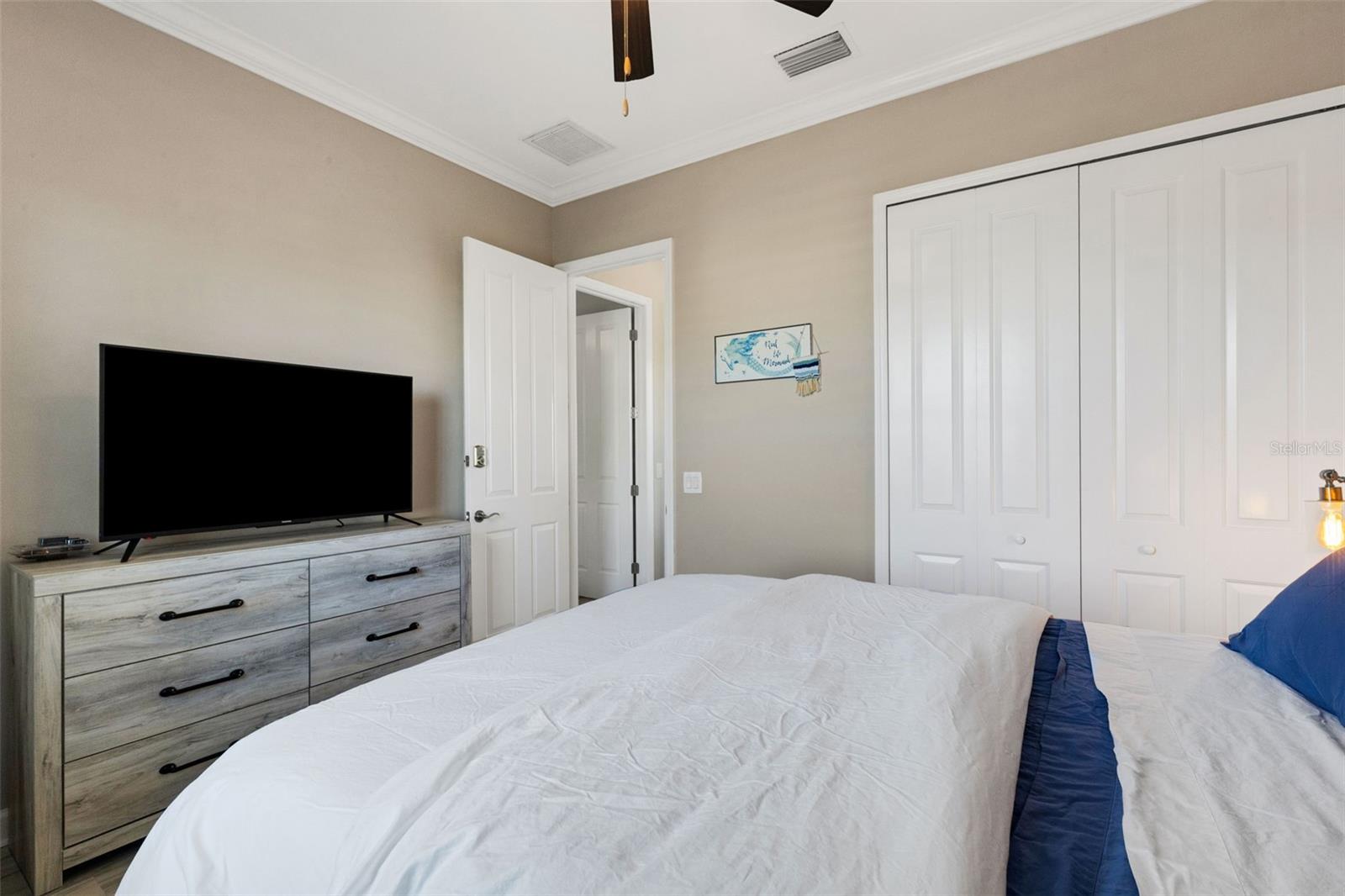 289 SAPPHIRE LAKE DR #202, BRADENTON, FL, 34209