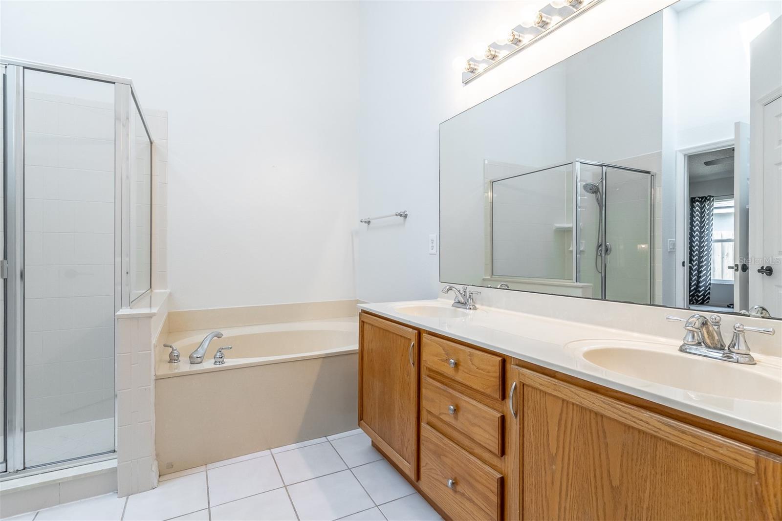 608 LAKE CLAIRE CT, OVIEDO, FL, 32765
