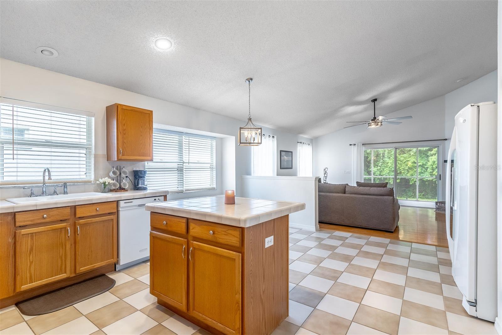 608 LAKE CLAIRE CT, OVIEDO, FL, 32765