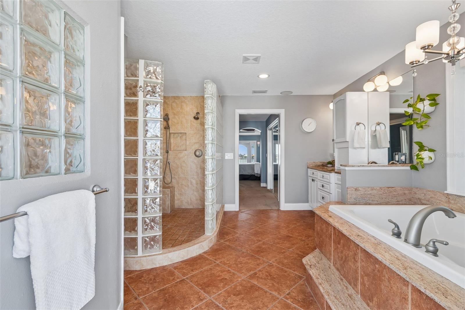 874 BAY POINT DR, MADEIRA BEACH, FL, 33708