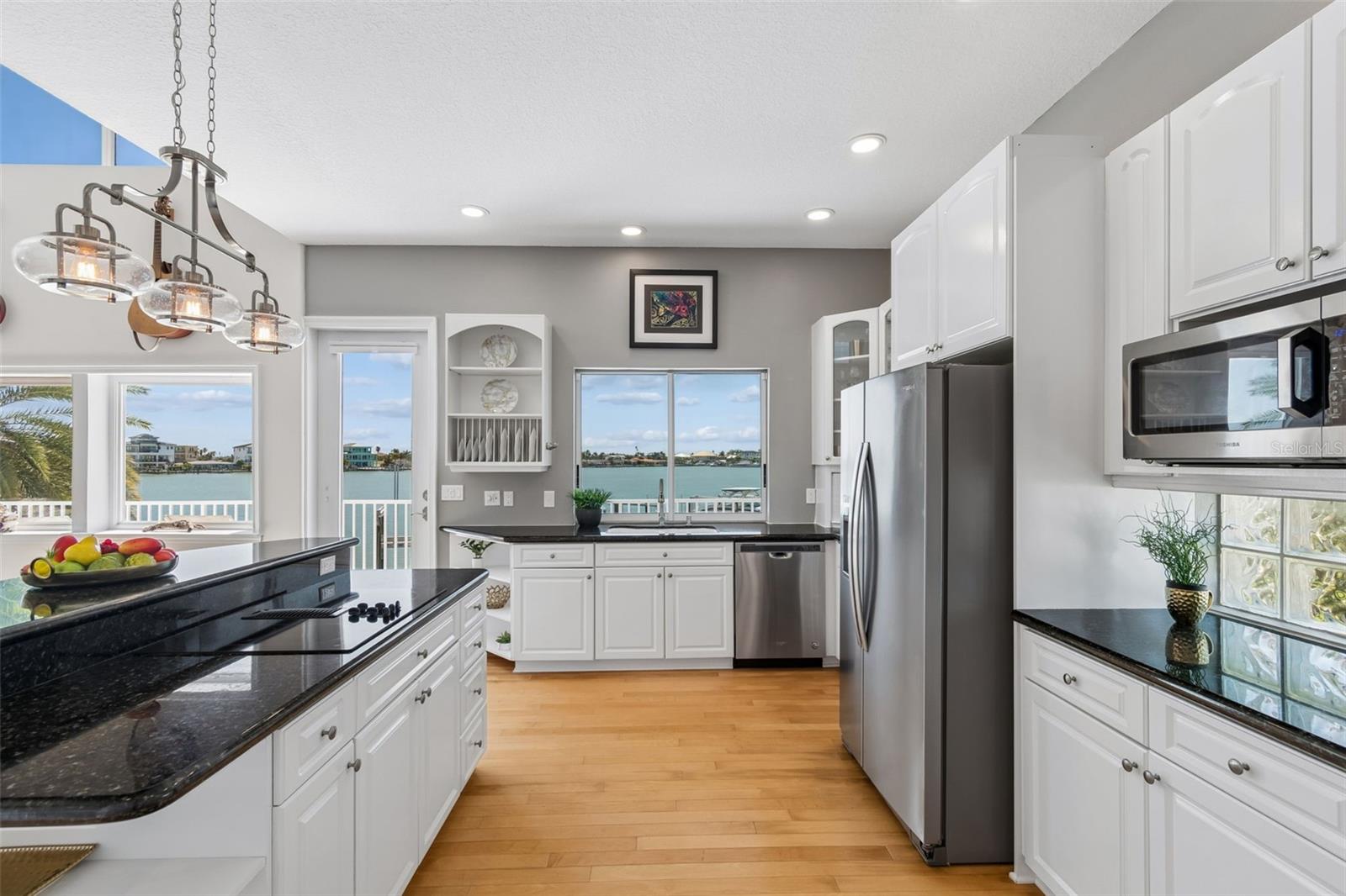 874 BAY POINT DR, MADEIRA BEACH, FL, 33708