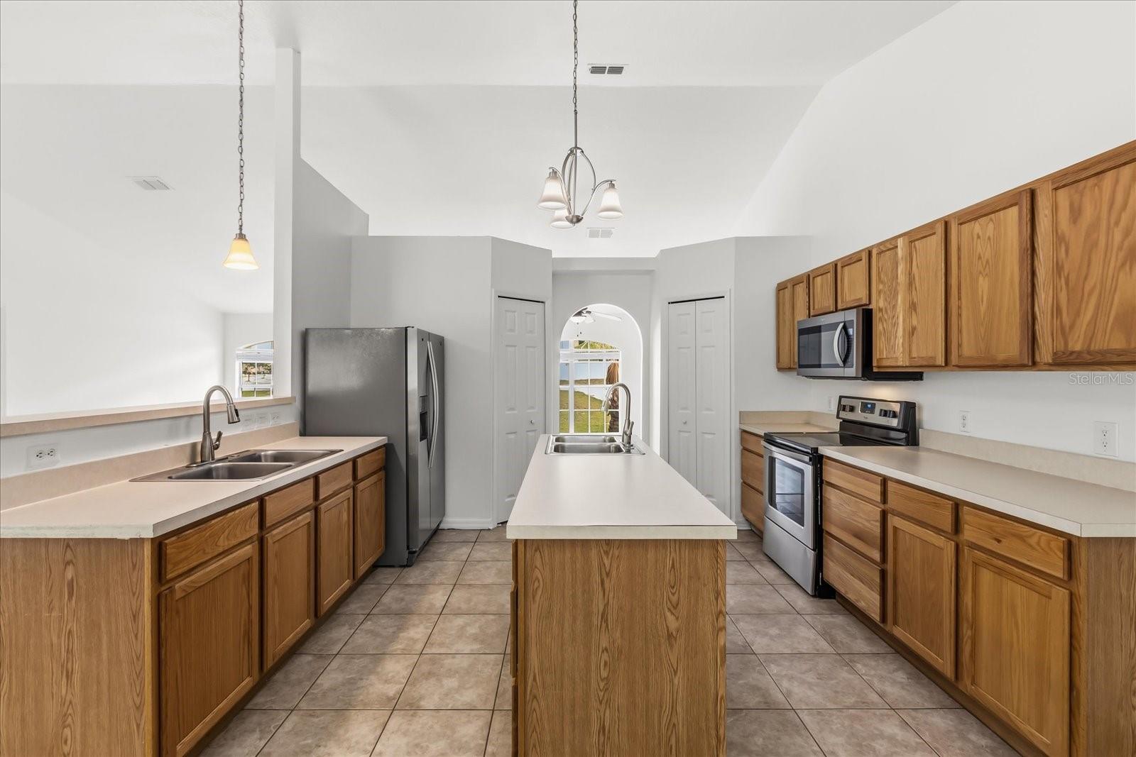 1500 DAYBREAK DR, FRUITLAND PARK, FL, 34731
