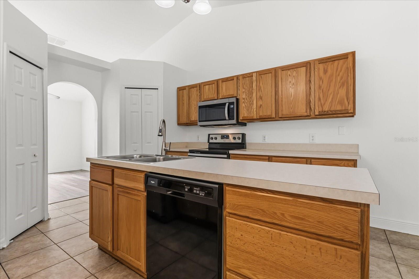 1500 DAYBREAK DR, FRUITLAND PARK, FL, 34731