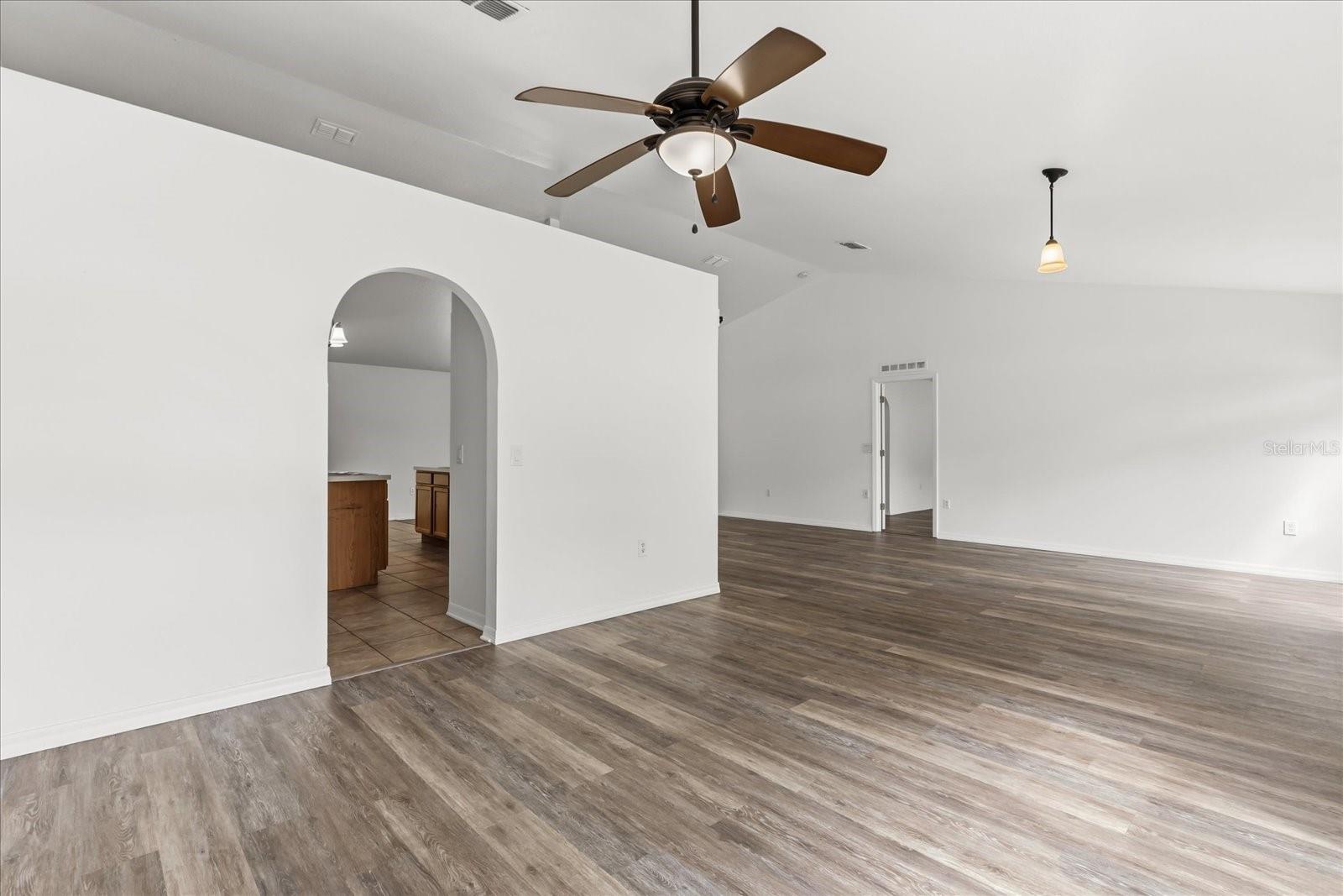 1500 DAYBREAK DR, FRUITLAND PARK, FL, 34731