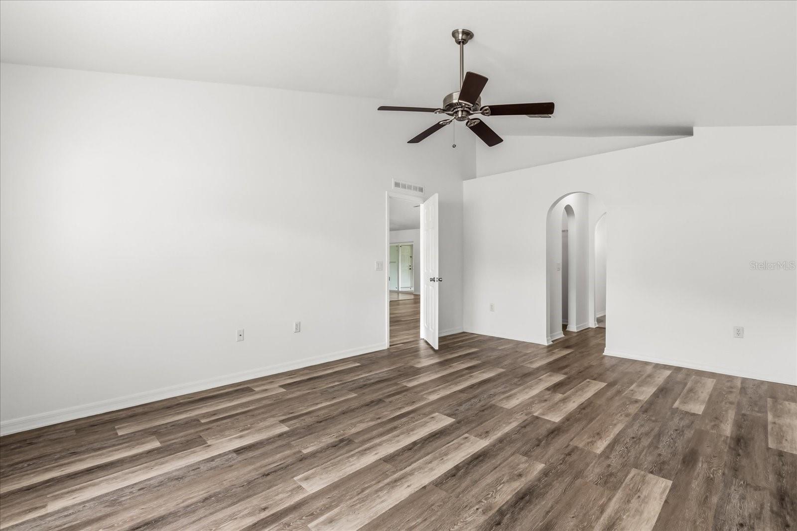1500 DAYBREAK DR, FRUITLAND PARK, FL, 34731