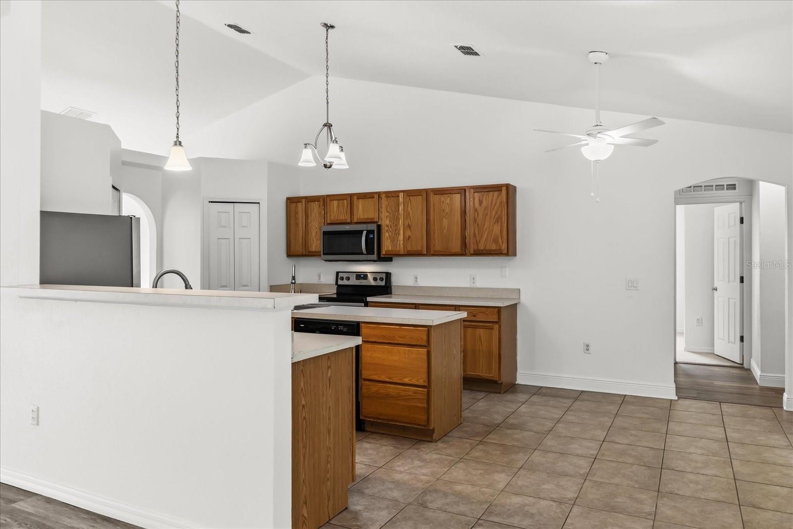 1500 DAYBREAK DR, FRUITLAND PARK, FL, 34731