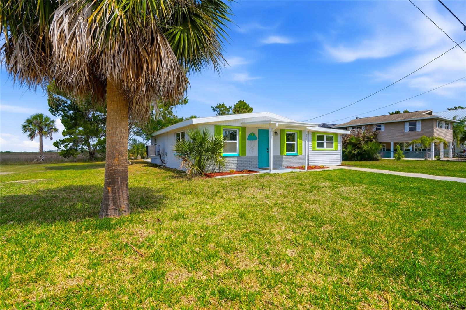 complete landscaped Florida beauty