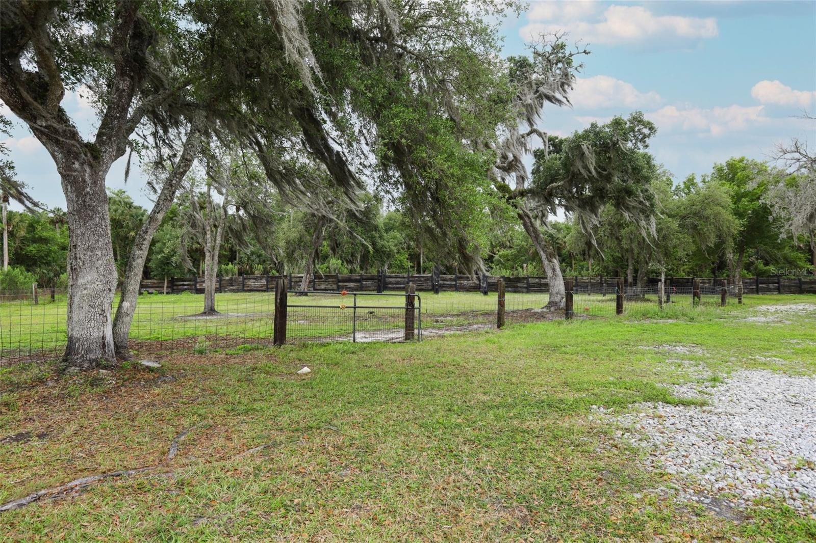 2269 MULLET LAKE PARK RD, GENEVA, FL, 32732