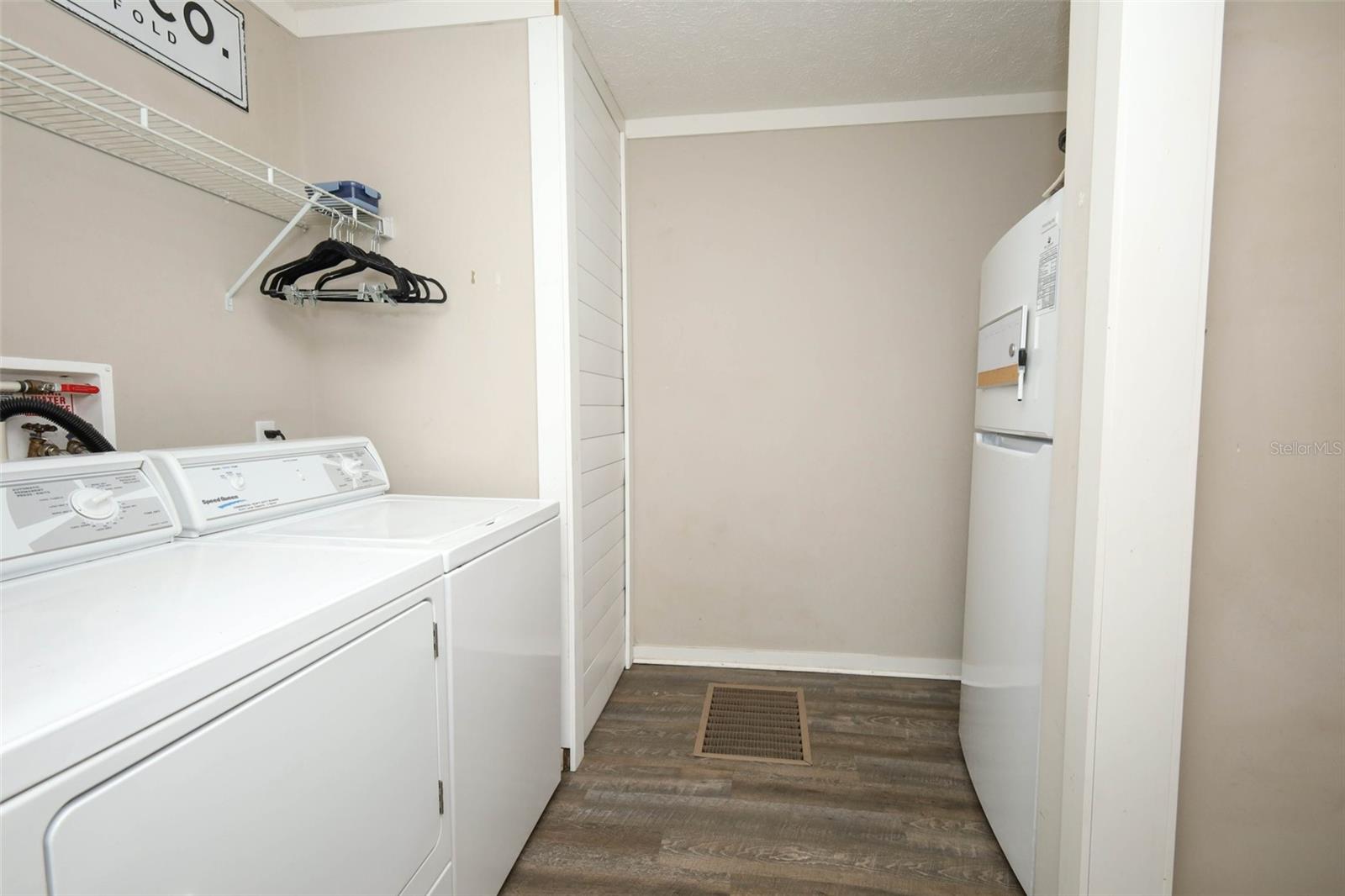 2269 MULLET LAKE PARK RD, GENEVA, FL, 32732