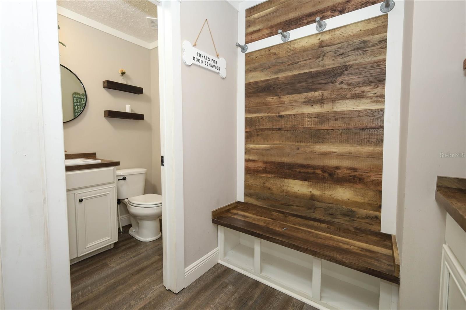 2269 MULLET LAKE PARK RD, GENEVA, FL, 32732