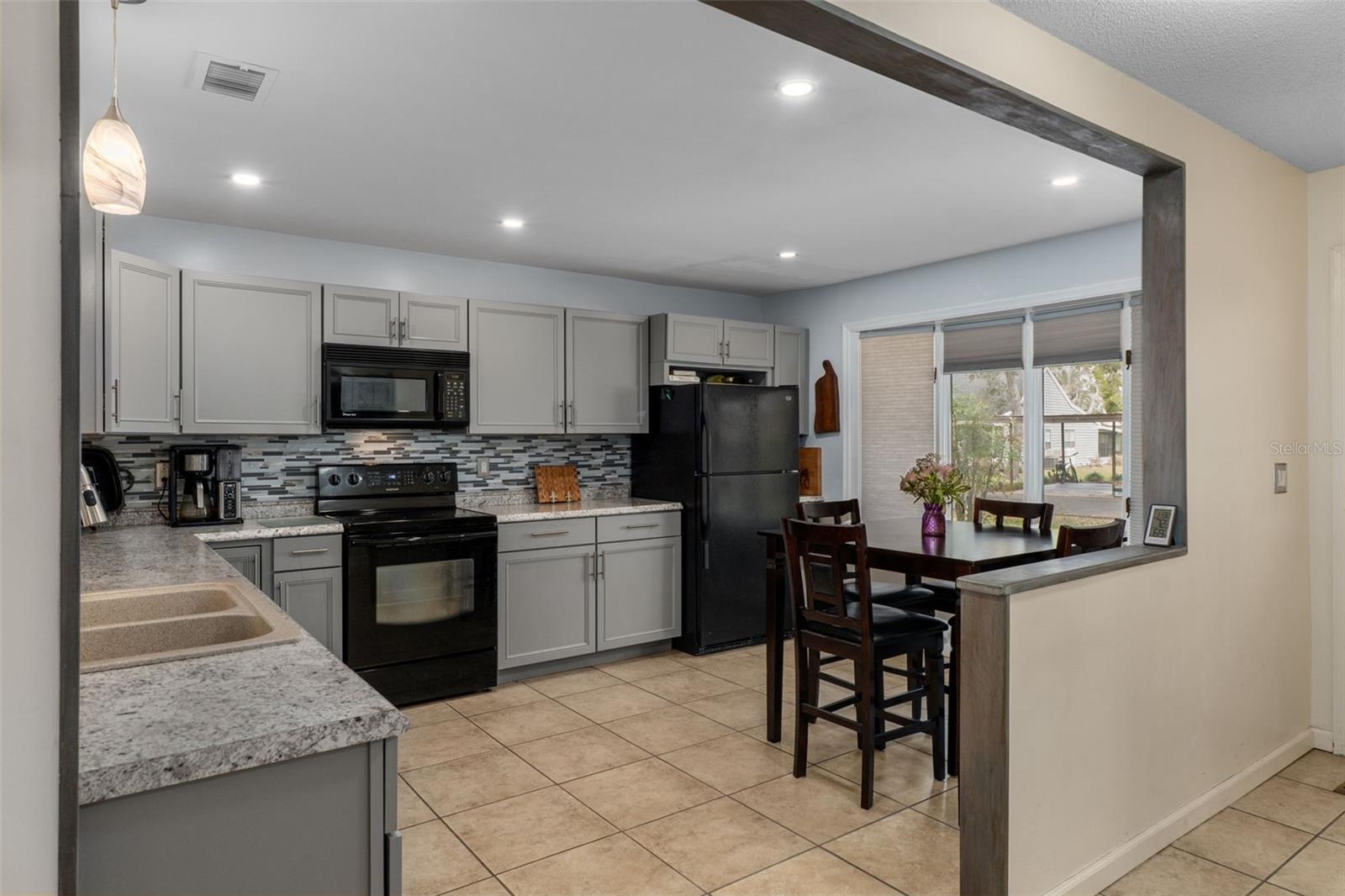 Fully equipped kitchen