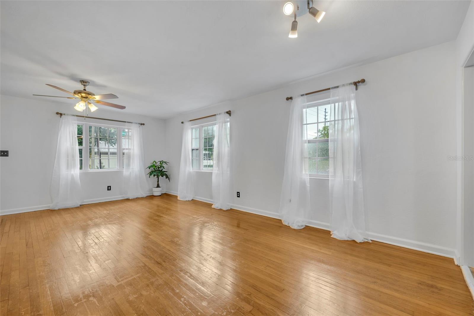 612 E KALEY ST, ORLANDO, FL, 32806