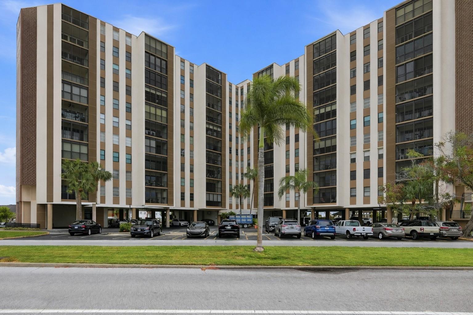 10355 PARADISE BLVD #608, TREASURE ISLAND, FL, 33706