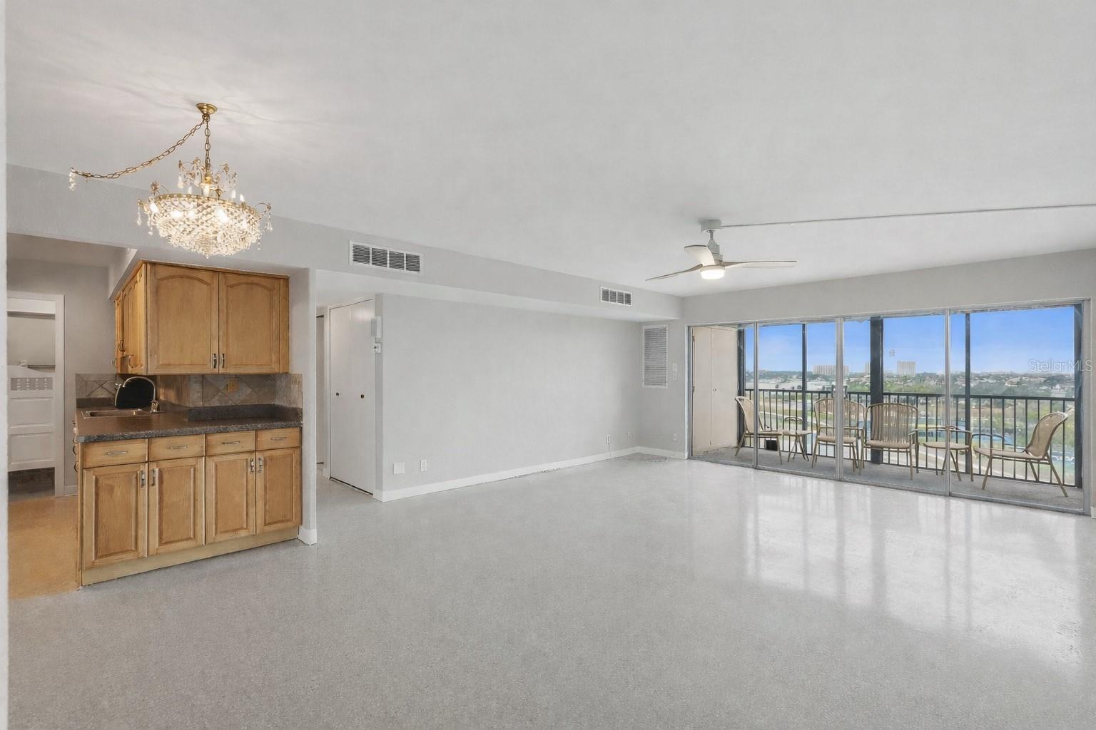 10355 PARADISE BLVD #608, TREASURE ISLAND, FL, 33706