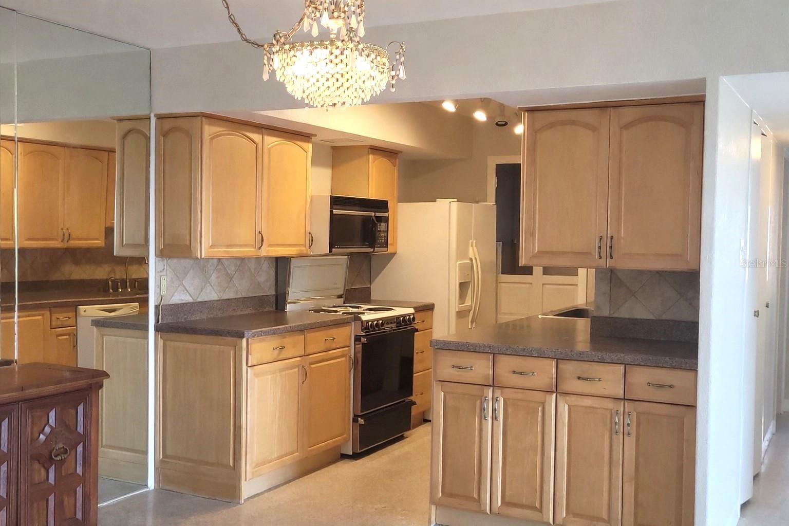 10355 PARADISE BLVD #608, TREASURE ISLAND, FL, 33706