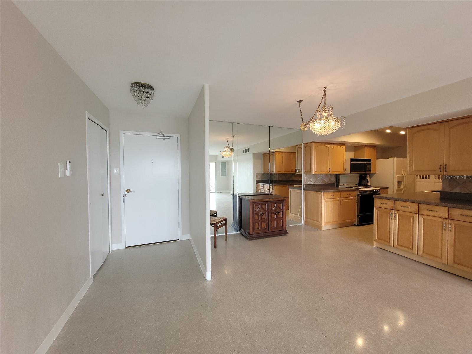 10355 PARADISE BLVD #608, TREASURE ISLAND, FL, 33706