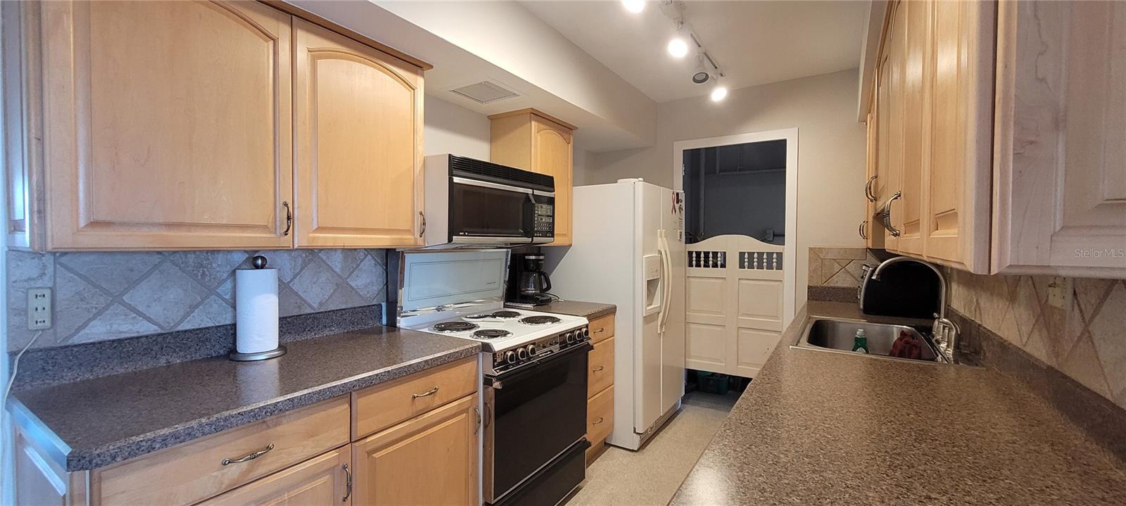 10355 PARADISE BLVD #608, TREASURE ISLAND, FL, 33706