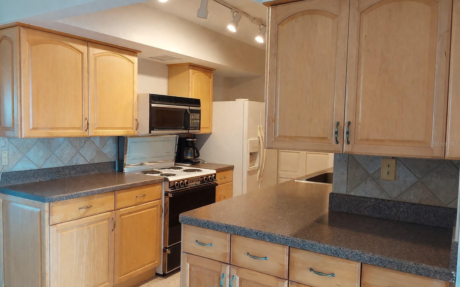 10355 PARADISE BLVD #608, TREASURE ISLAND, FL, 33706