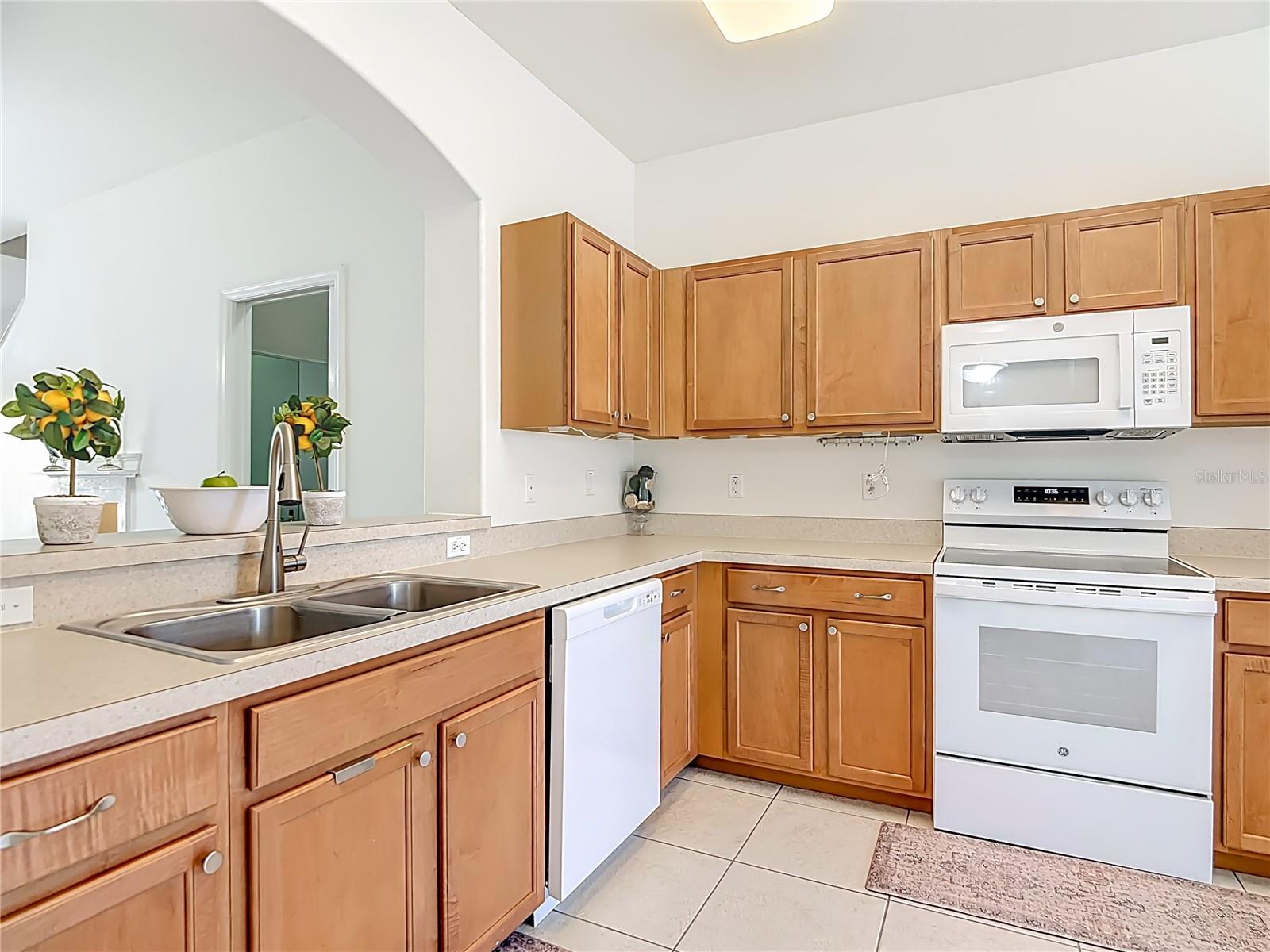 4194 WINDING VINE DR, LAKELAND, FL, 33812