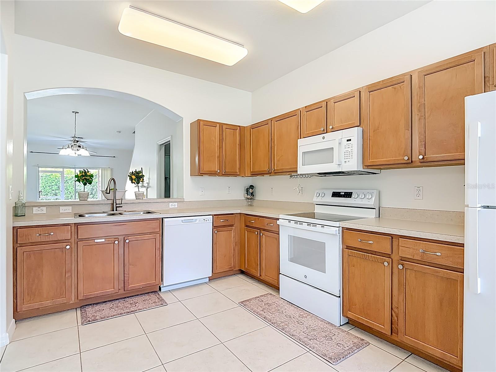 4194 WINDING VINE DR, LAKELAND, FL, 33812