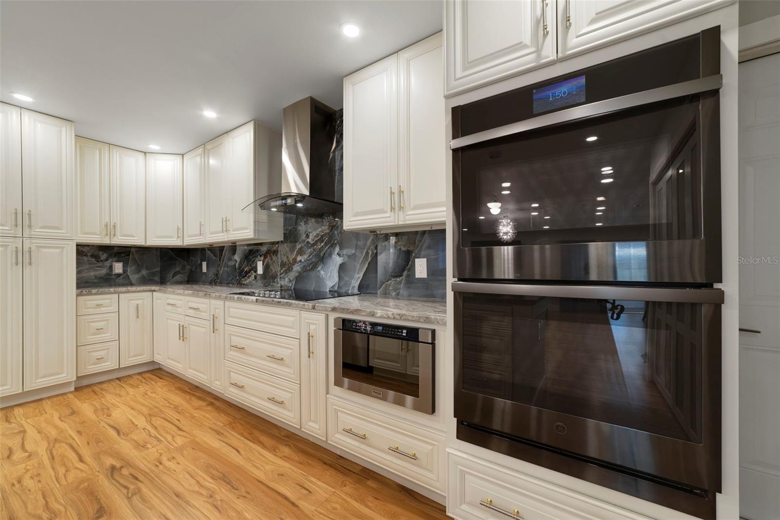 O6391349 Property Photo