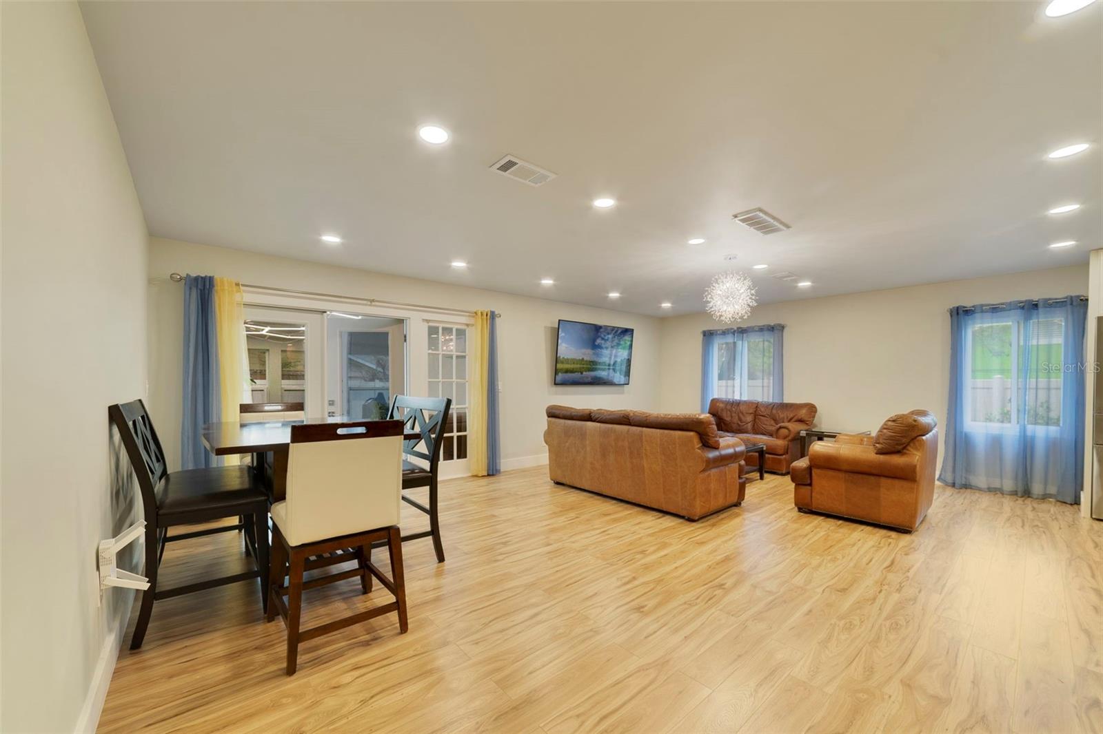 O6391349 Property Photo