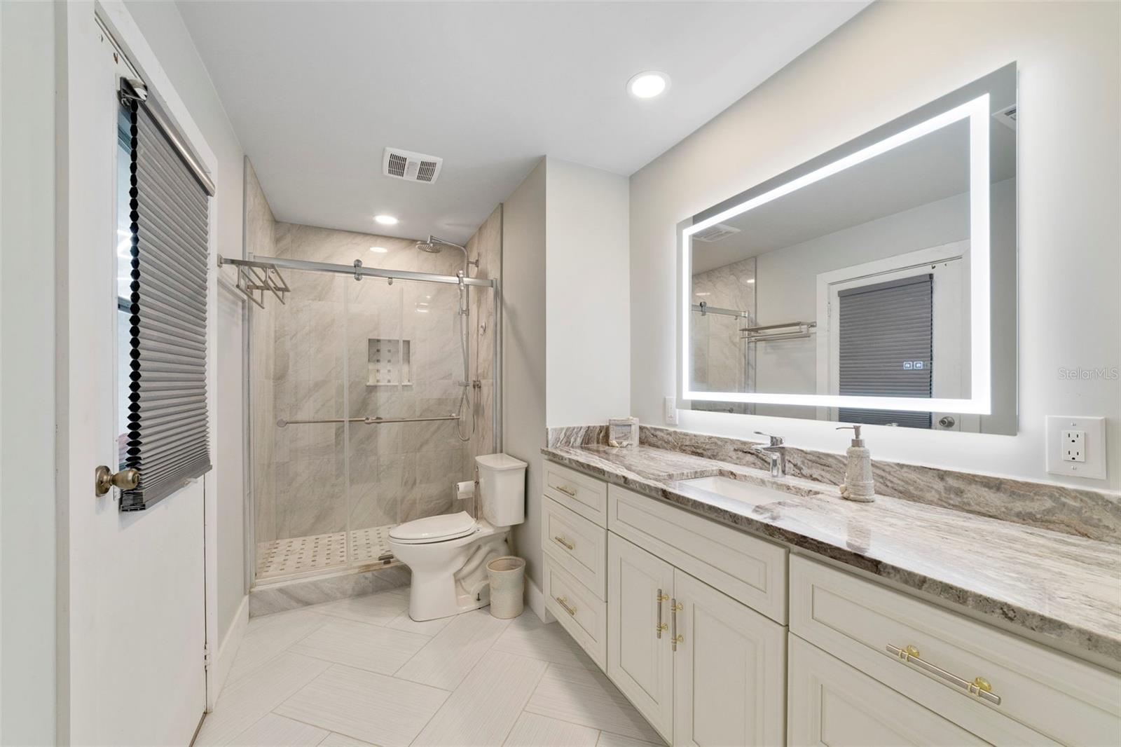 O6391349 Property Photo