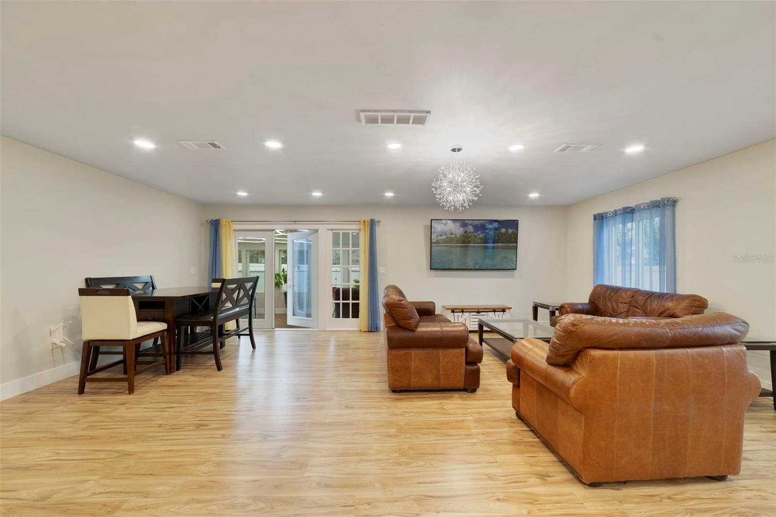 O6391349 Property Photo