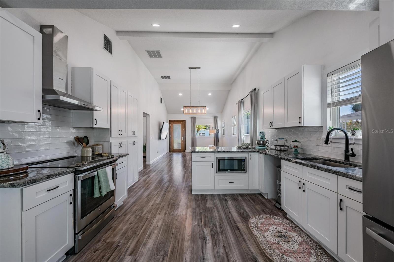 1875 MICHIGAN AVE NE, ST PETERSBURG, FL, 33703